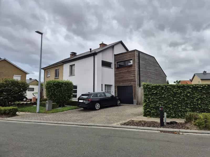 Gerenoveerde woning met 3 slaapkamers en rustige ligging