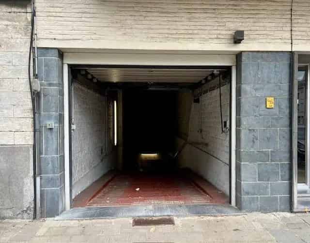 CENTRUM GENT AFGESLOTEN GARAGEBOX
