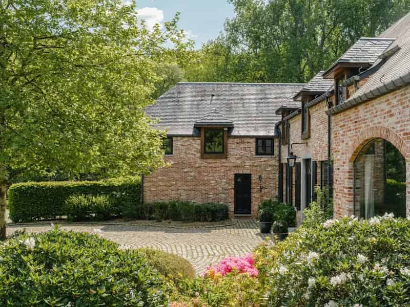 Huis te huur te Couture-Saint-Germain 1100m2 met zwembad en tennisveld