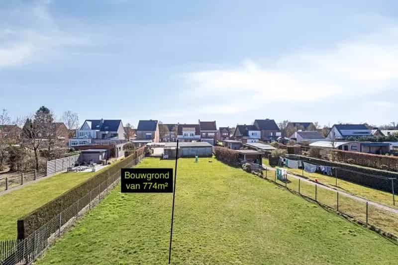 Bouwgrond van 774m² voor gesloten bebouwing, rustig gelegen in Mol - Ezaart !