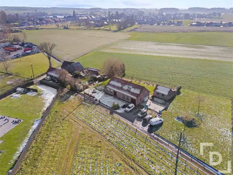 Landelijke alleenstaande woning met verzicht te koop in Houthulst!