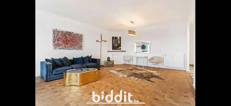 Luxe appartement  en dubbel autostaanplaats (massa)