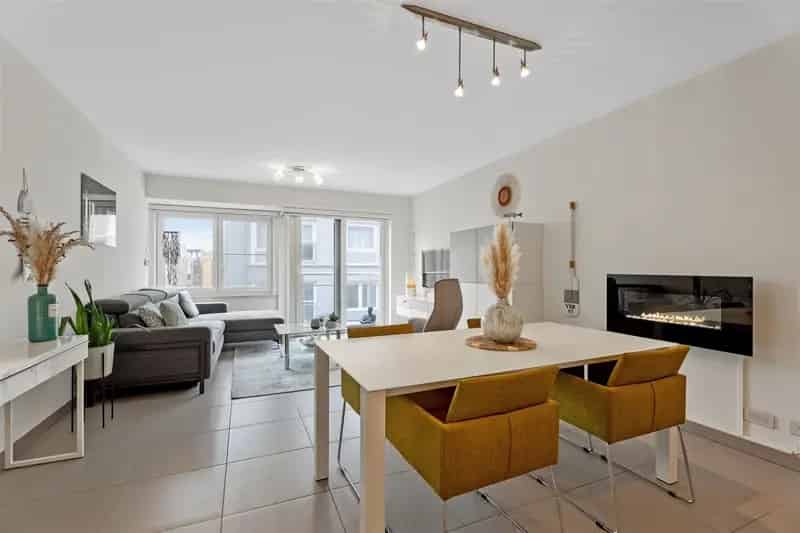 Appartement te koop: Zonnig 2 slaapkamer appartement met jachthaven en zeezicht