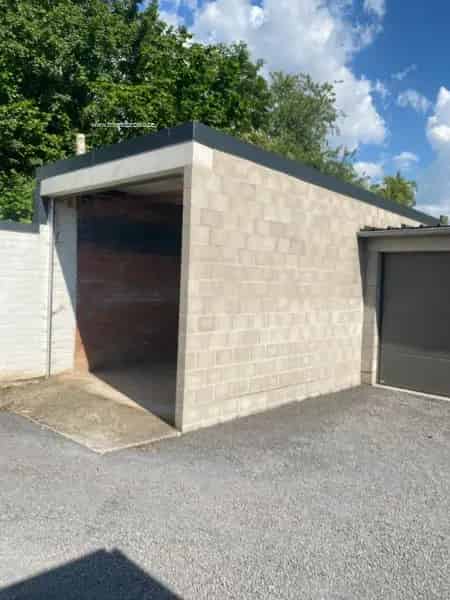 Garage te huur Beernem - Grote garage met tuin