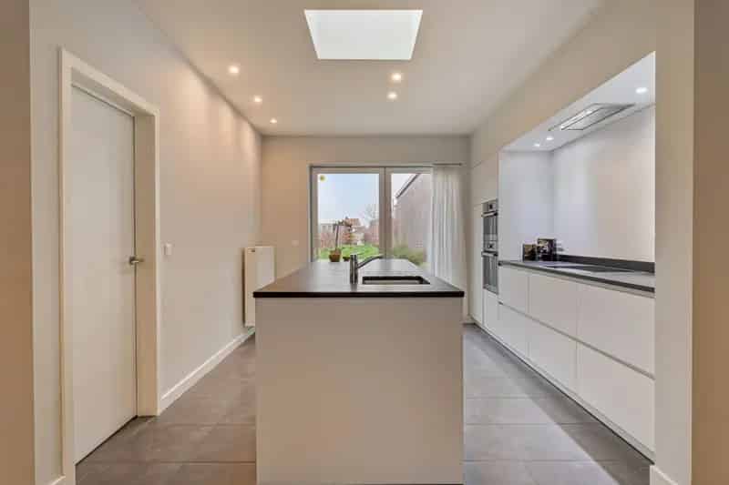 Ruime gerenoveerde woning met 5 slaapkamers!