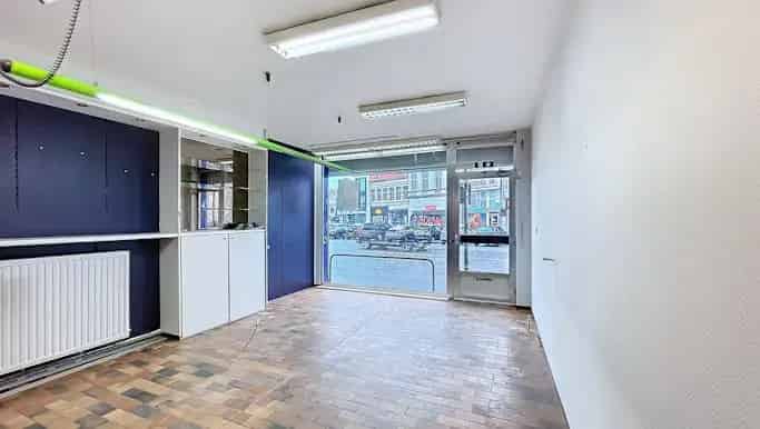 Handelspand te huur in Markt 62, Lokeren - Dewaele