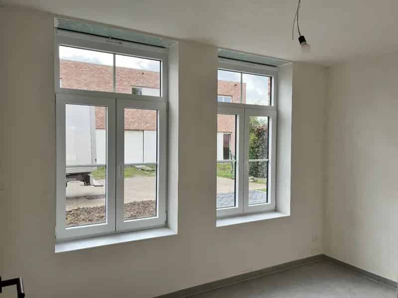 Instapklare nieuwbouwwoning met carport te Langemark