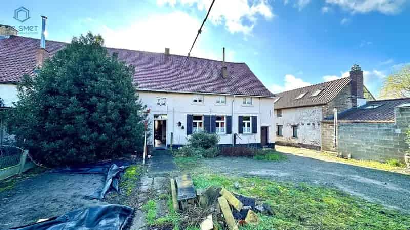 Charmante te renoveren hoeve te Galmaarden