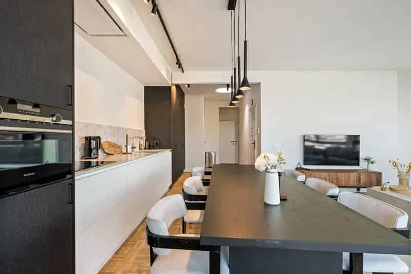 Ruim hoekappartement te huur Antwerpen Zuid 3 slaapkamers