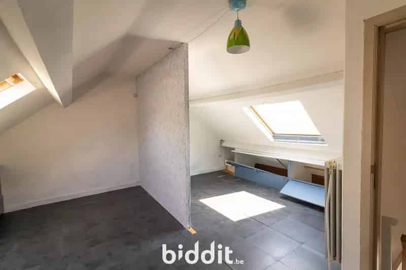 Te renoveren woning te Genk, Gustave Francottestraat 17