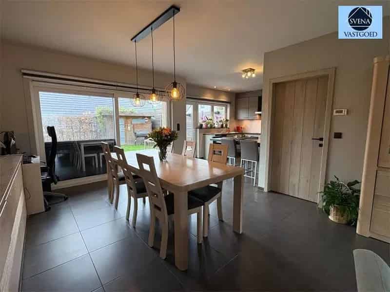 ZEER RUSTIG GELEGEN WONING MET 3 SLAAPKAMERS EN TUIN