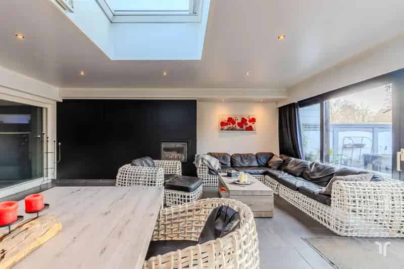 Polyvalente woning met 3 slaapkamers en ruime loods (Harelbeke).