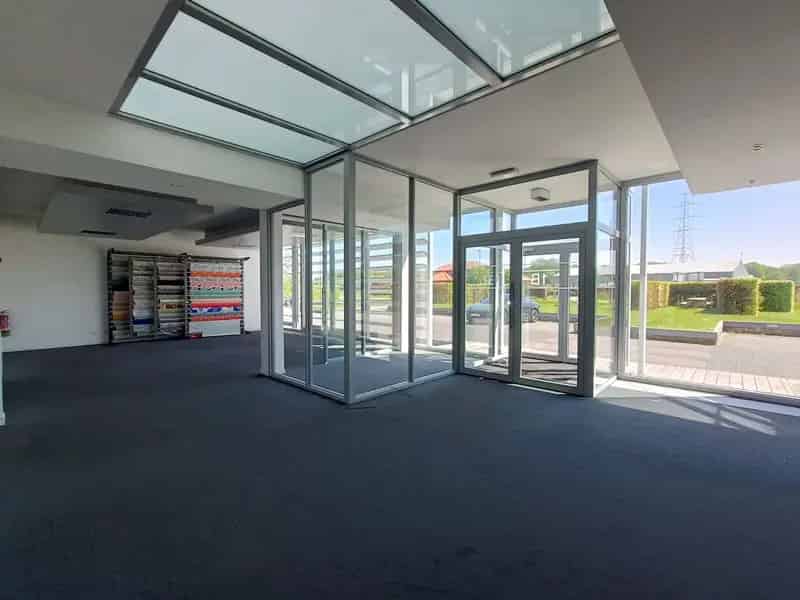 Industrieel gebouw te huur in Lint