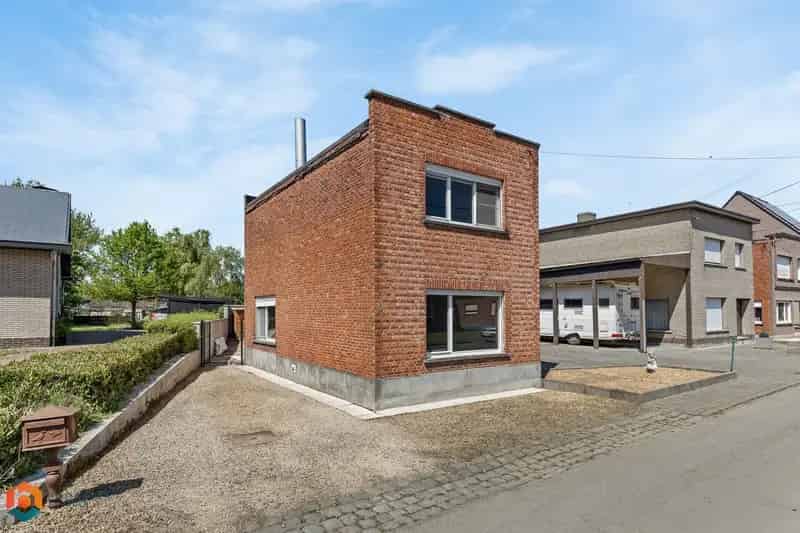 Te renoveren woning met 2 slpkrs te Heist-op-den-Berg