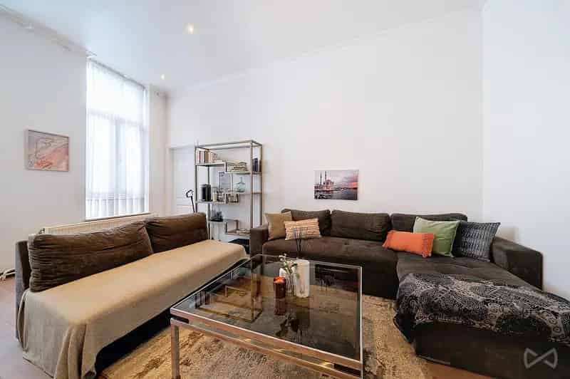 Appartementsgebouw met vijf slaapkamers in Forest