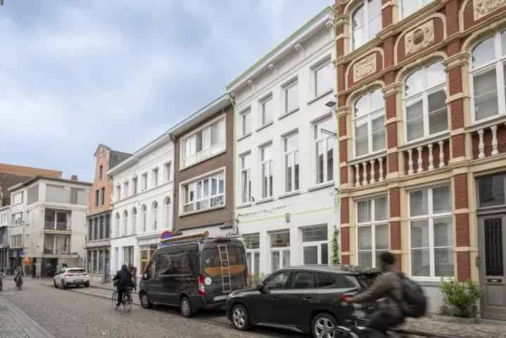 Prachtig gerenoveerde triplex te huur te hartje Mechelen