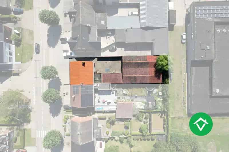 Instapklare woning met 4 slaapkamers en loods te Koekelare