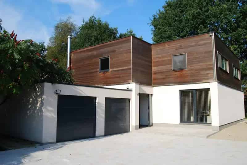 Ruime en lichtrijke villa met 4 à 5 slaapkamers en zwembad