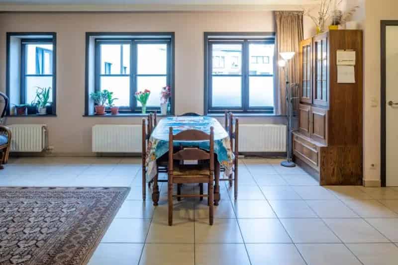 Roeselare, Instapklaar duplexwoning te koop in een gezellig woonerf met 2 slaapkamer, betaalbaar wonen !