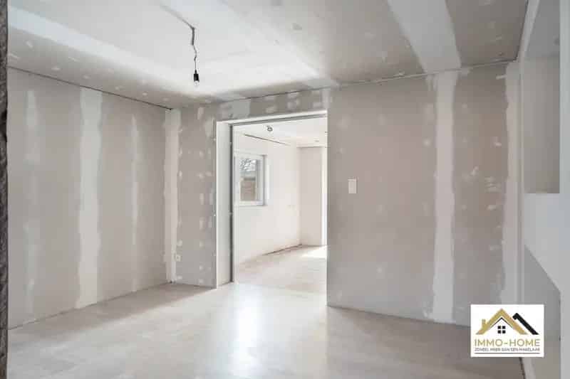 Deels gerenoveerde woning vol potentieel
