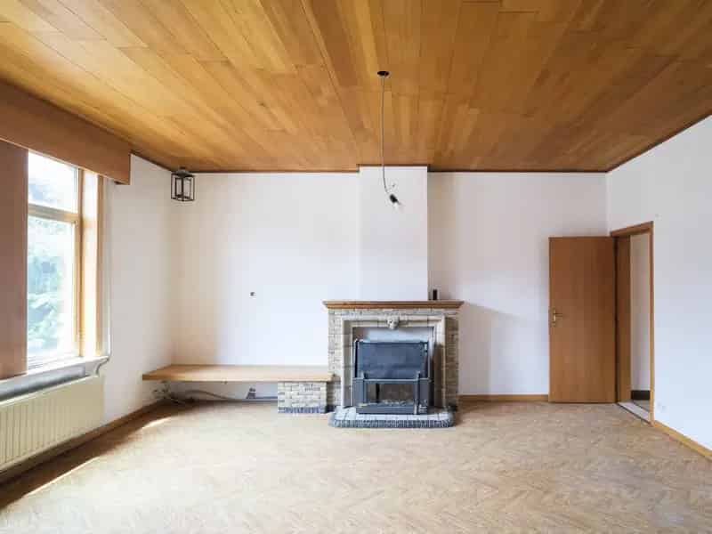 Te renoveren woning met atelier/loods, ruime tuin en bijzonder veel potentieel op een boogscheut van het stadscentrum.