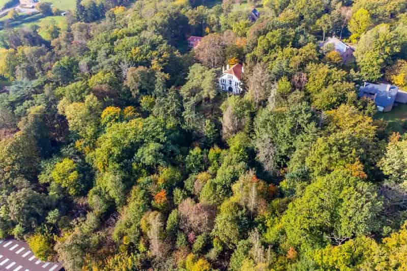 Villa met zes slaapkamers in Lasne