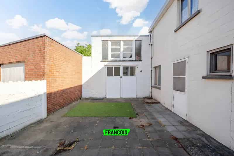 Renovatiewoning met landelijk zicht te loop in Waregem
