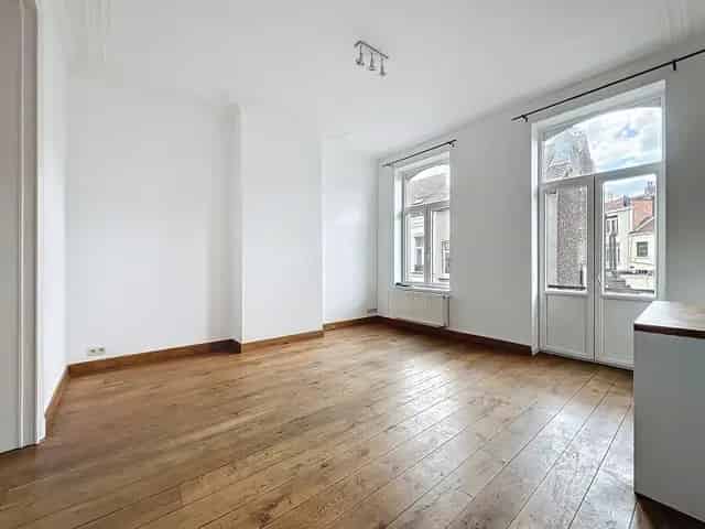 Appartement te huur Saint Josse Ten Noode 100m²