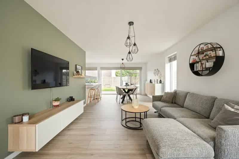 HALFOPEN NIEUWBOUWWONING MET 3 SLPKS, TUIN EN EPC LABEL A