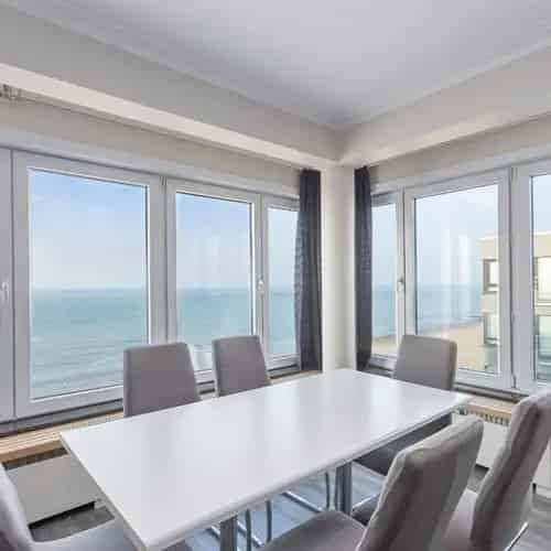 Hoekappartement met frontaal zeezicht!