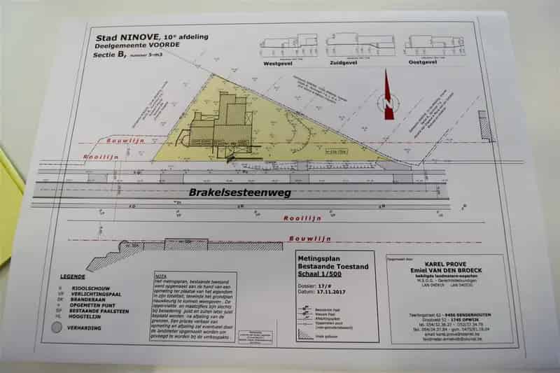 Strategisch gelegen handelspand met woonst te Voorde met een oppervlakte van 2172m²