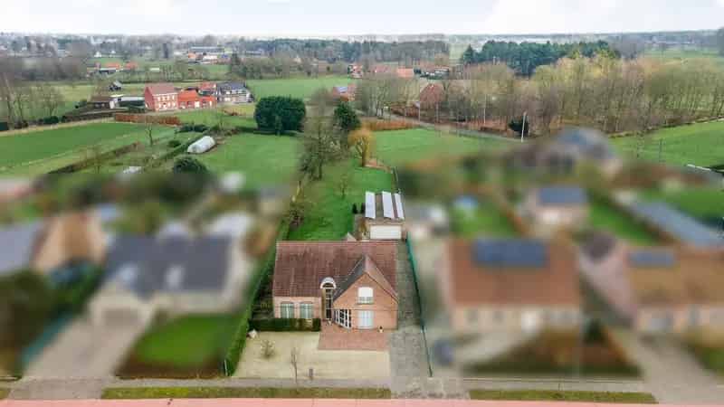 Instapklare gezinswoning met ruime garage op riant perceel van 3758m²