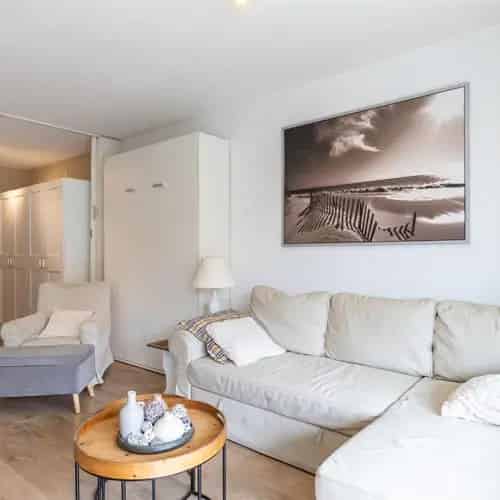 Mooi gerenoveerde, zuid-gerichte studio met aparte slaaphoek