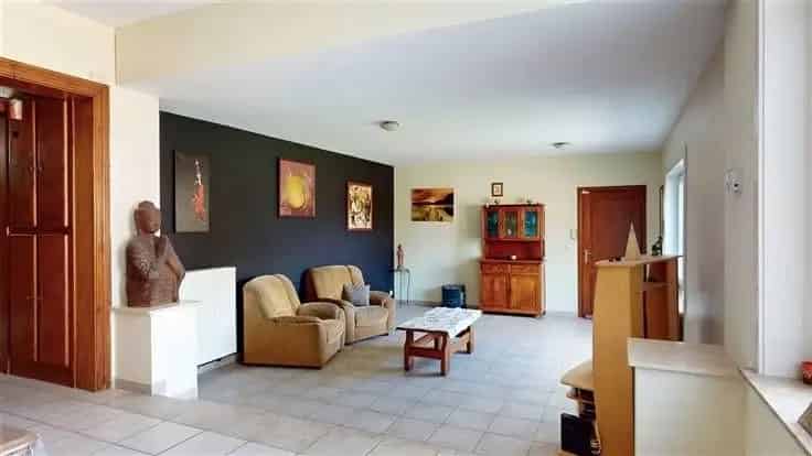 Huis te Koop Souvret 3 slaapkamers tuin garage