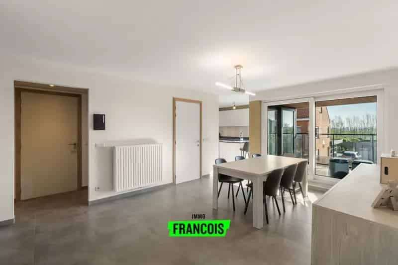 Ruim en recent (EPC A) appartement met 3 slaapkamers, 2 zonneterrassen en optie garage in Leffinge