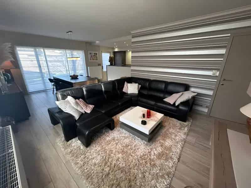 Huis te huur Menen 3 slaapkamers 2 garages 14 zonnepanelen EPC B