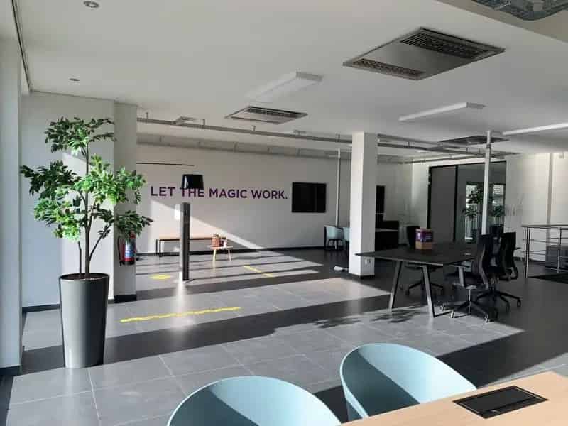 Multifcufunctioneel gebouw met #handelsgelijkvloers #opslagruimte #studio en #appartement op zichtlocatie