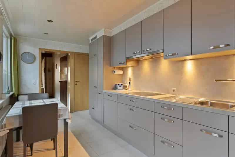 Instapklare centrumwoning met garage en autostaanplaats.