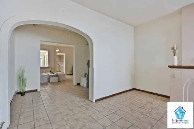 Huis met 2 slpk (uitbreidbaar naar 4) en gezellige stadstuin