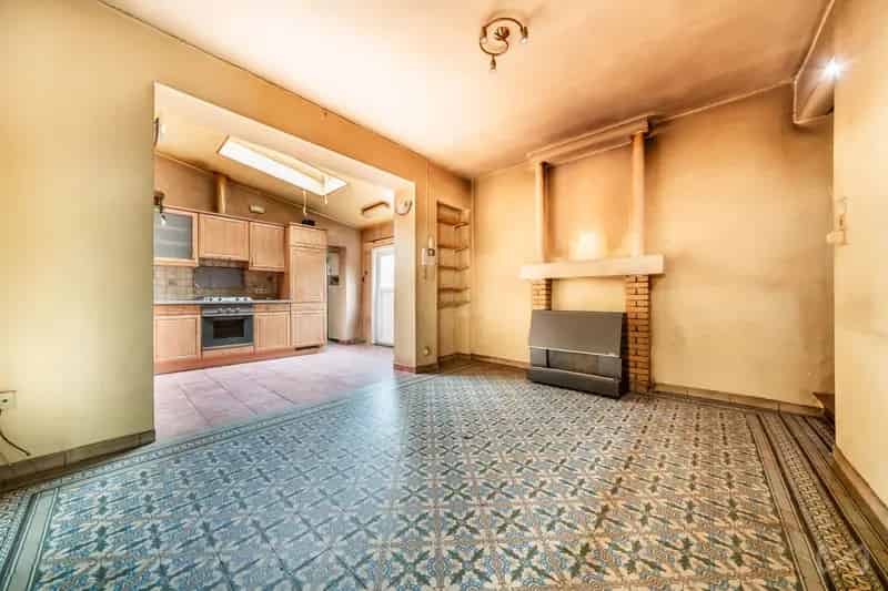 Huis te Huur te Renoveren met Tuin en Kelder