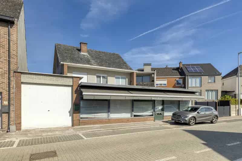 Handelswoning te huur Denderleeuw: wonen en werken gecombineerd