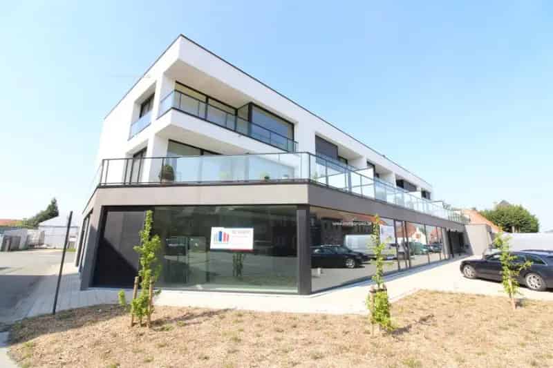 Nieuwbouw handelspand te koop in Meulebeke