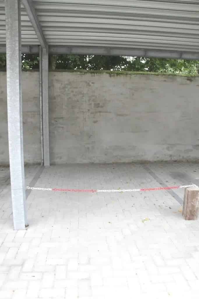 Carport in centrum van Staden