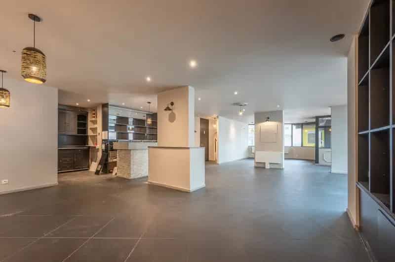 Hoekhandelspand op Toplocatie aan de Kustlaan 24, Knokke