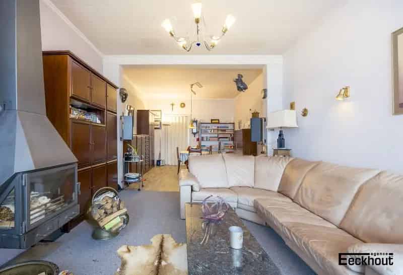 Ruime woning met tuin, terras en 3 slaapkamers met open zicht op de vaart!