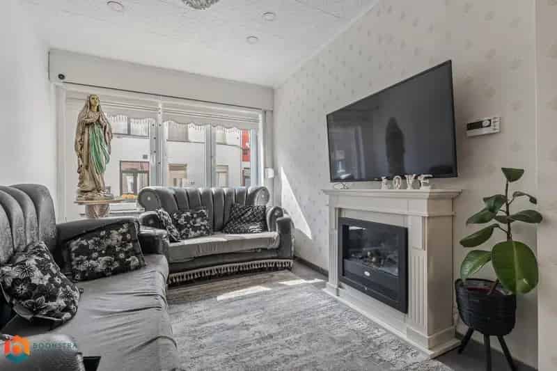 Instapklare woning met 3 slpkrs en garage