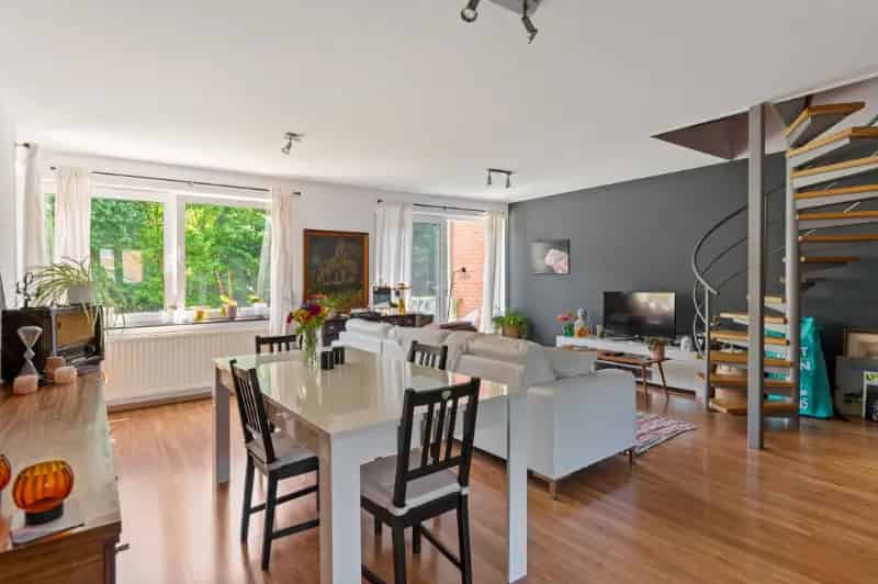 Duplex 3 slaapkamers instapklaar rustig gelegen