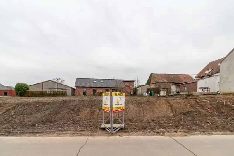 Perceel op de flank van de Bosberg (441 m²) voor open bebouwing