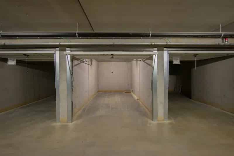 Ruime garagebox vlakbij station Residentie Urbisol
