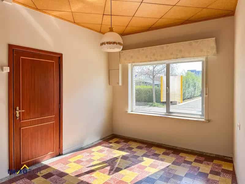 Te renoveren woning met veel potentieel en een grote tuin!